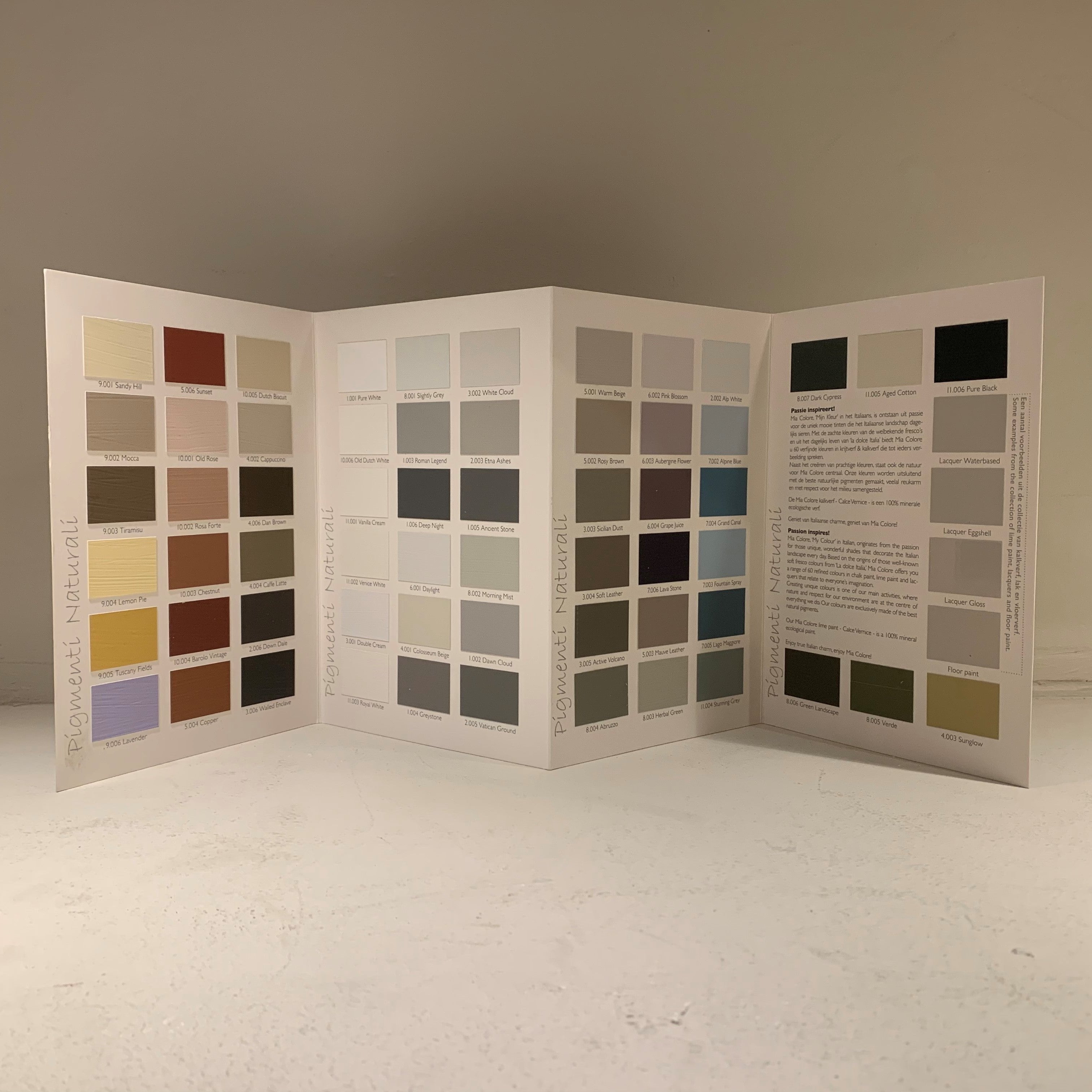 Farbbroschüren Mia Colore - Traumfarbe