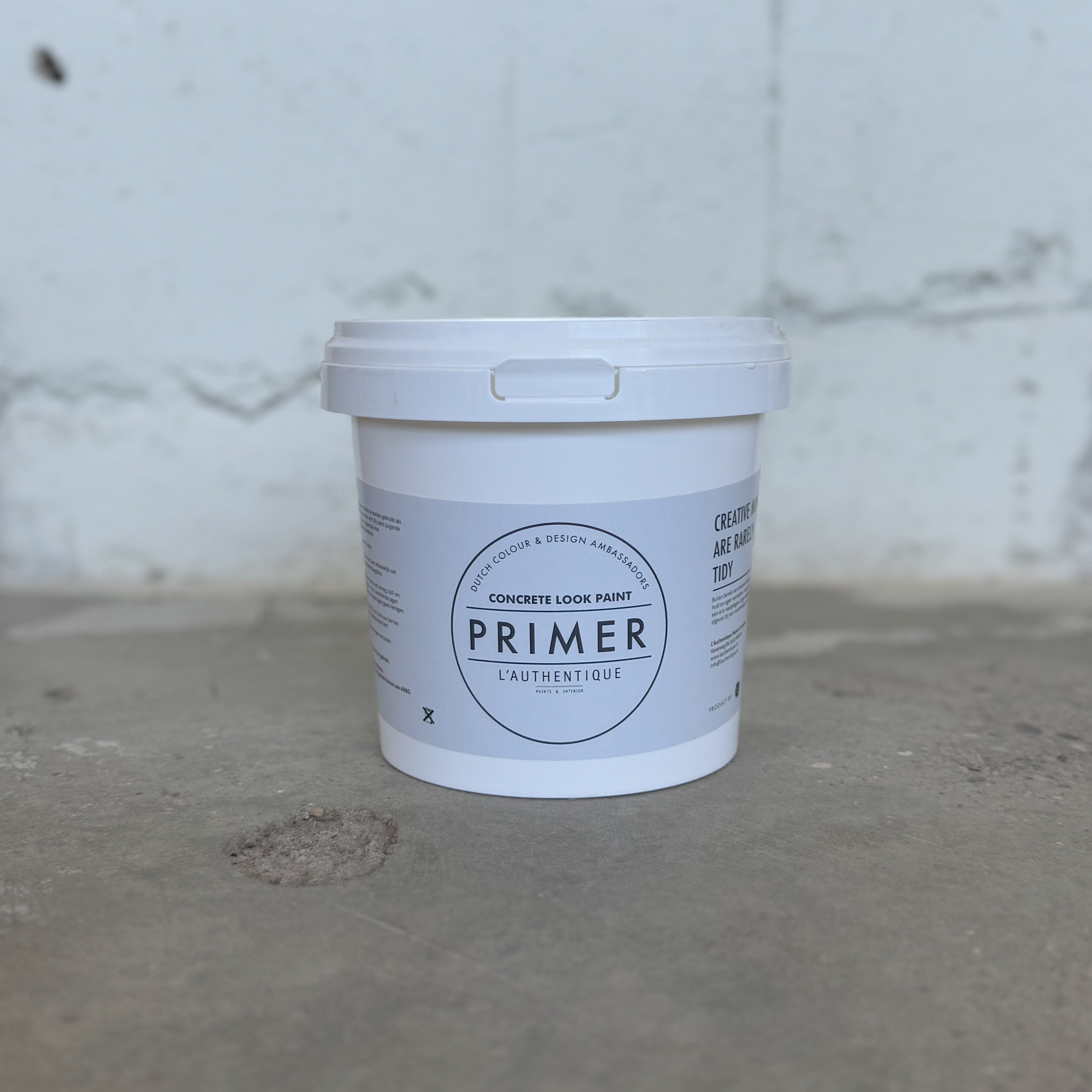 Wallprimer Farbe im Beton - Look L'Authentique - Traumfarbe